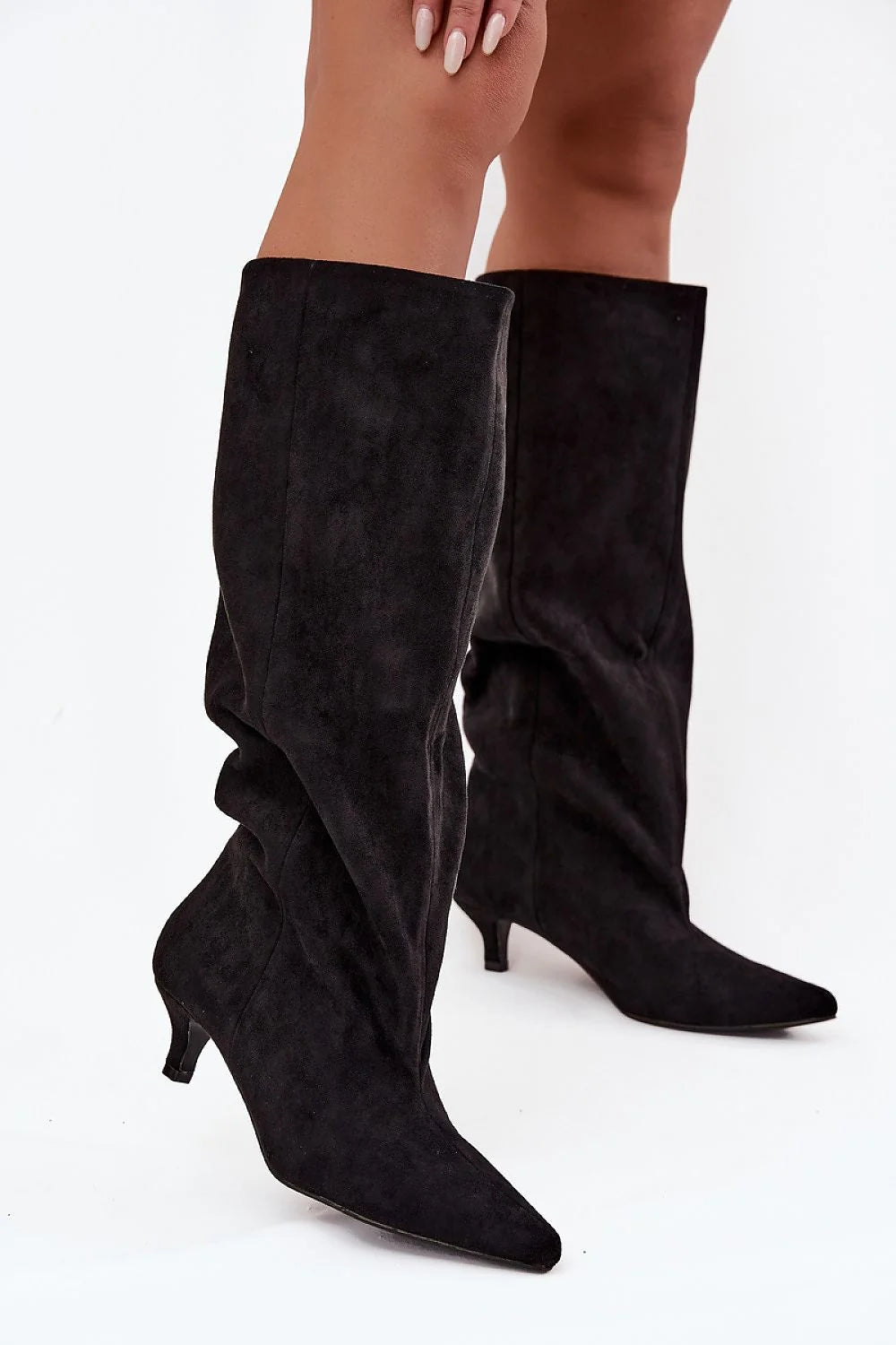 bottes femme hautes suédine noir pullon tige froncée bout pointu talon bas coutures avant allongeantes jambe élancée confortables écologiques douces