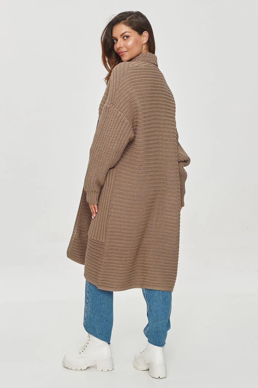 Cardigan Makadamia long ample maille épaisse manches longues poignets côtelés couleur brun taupe femmes