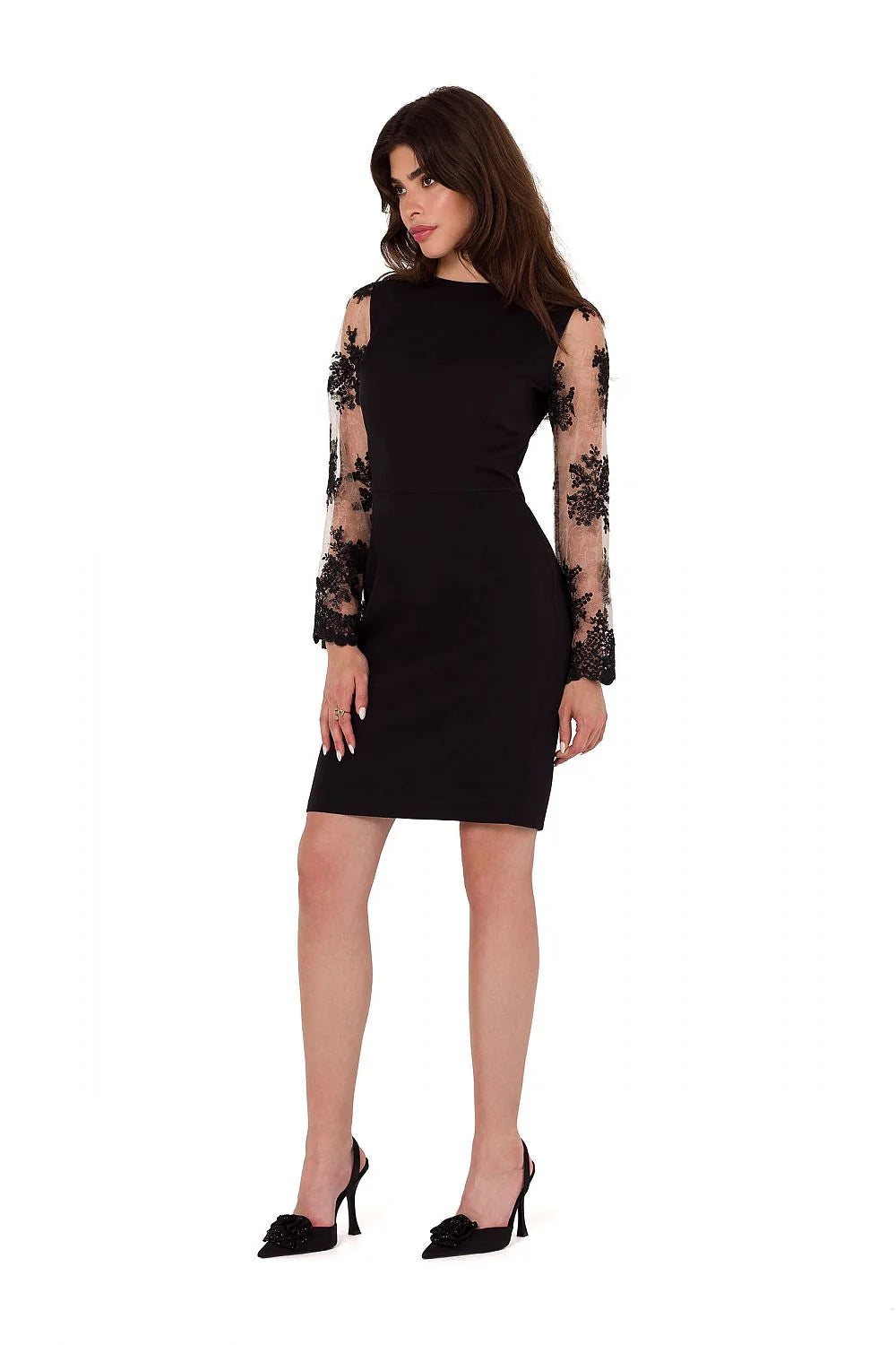 robe soirée cocktail noire moulante ajustée fourreau manches longues tulle dentelle brodée florale col bateau décolleté rond silhouette cintrée élégante