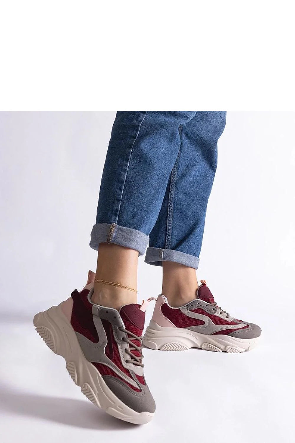 Baskets Solea femmes design moderne athlétique confortable couleur bordeaux gris beige semelle caoutchouc lacets rembourrage col