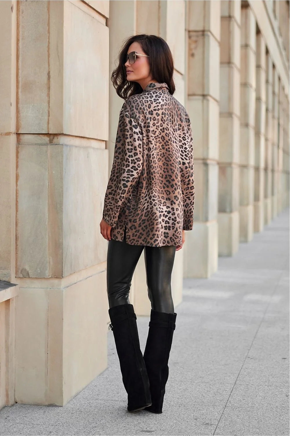 Blouse féminine audacieuse imprimé léopard manches longues col classique coupe ample tissu souple occasion spéciale mode intemporelle