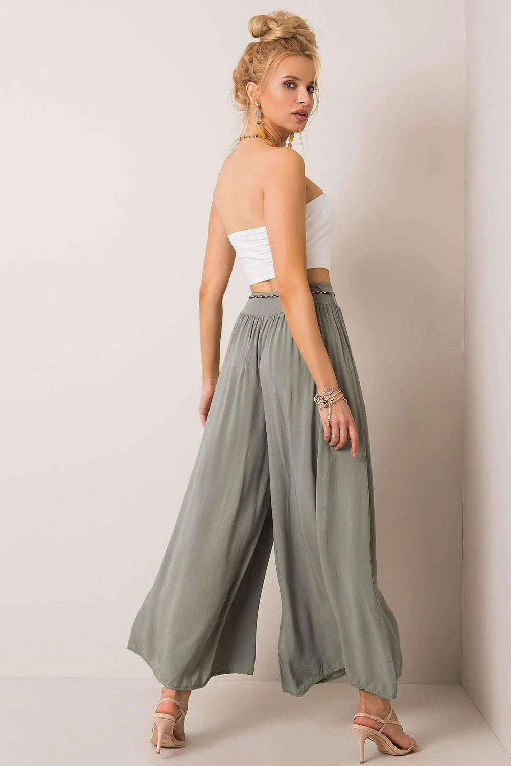 Ensemble féminin chic crop top et pantalon large femme noir ajusté confort matières douces