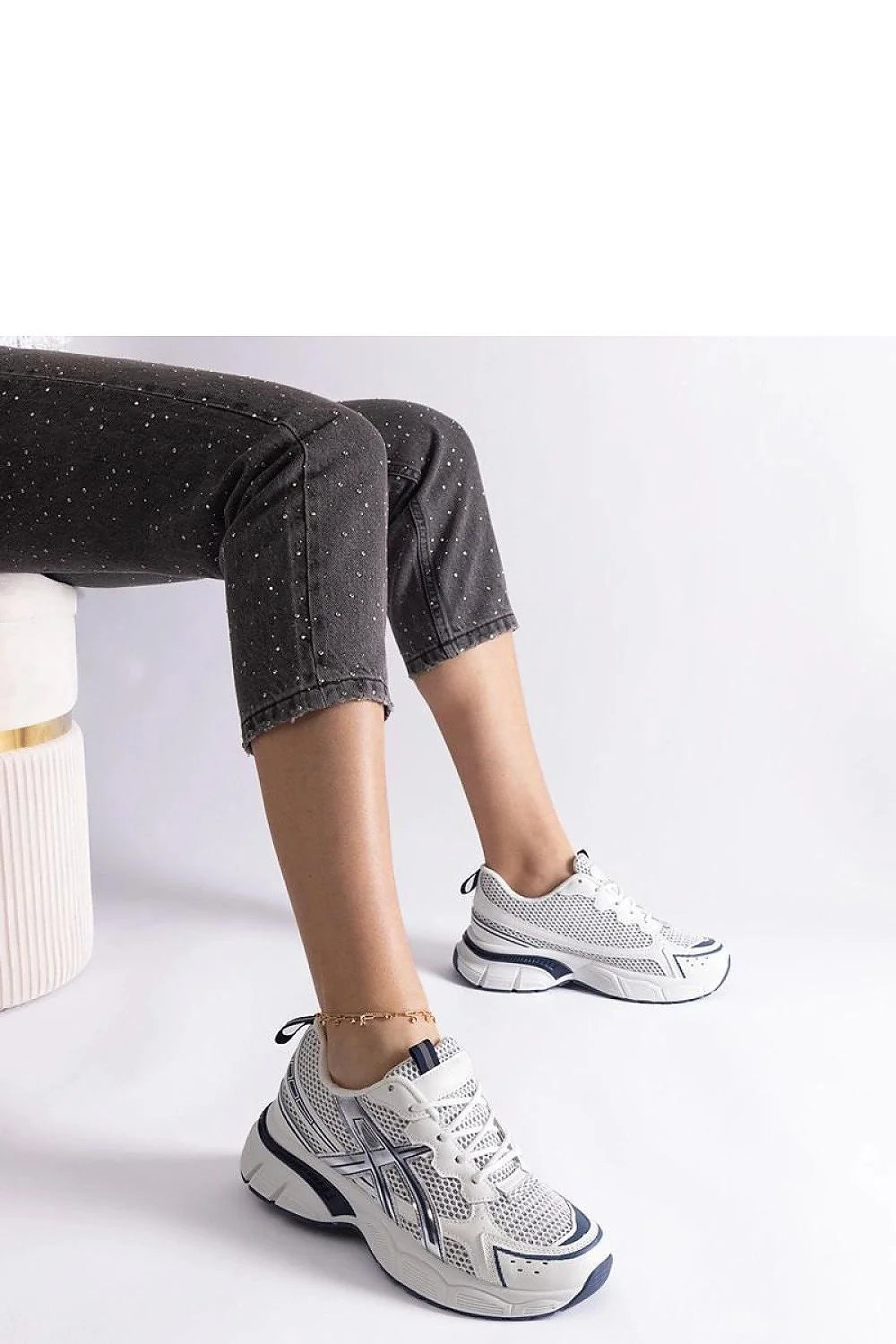 Baskets pour femmes, blanc, bleu marine, maille respirante, style sportif, confort, durabilité, quotidien, fitness, mode, baskets, sneakers, vêtements, femmes