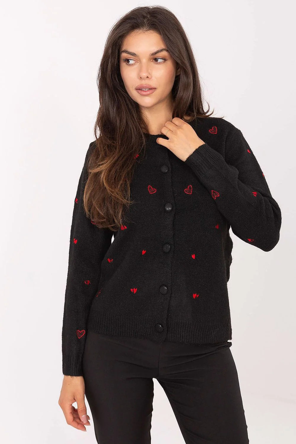 cardigan femme boutonné maille tricotée noir coupe droite longueur hanches col rond manches longues broderies cœurs rouges douceur