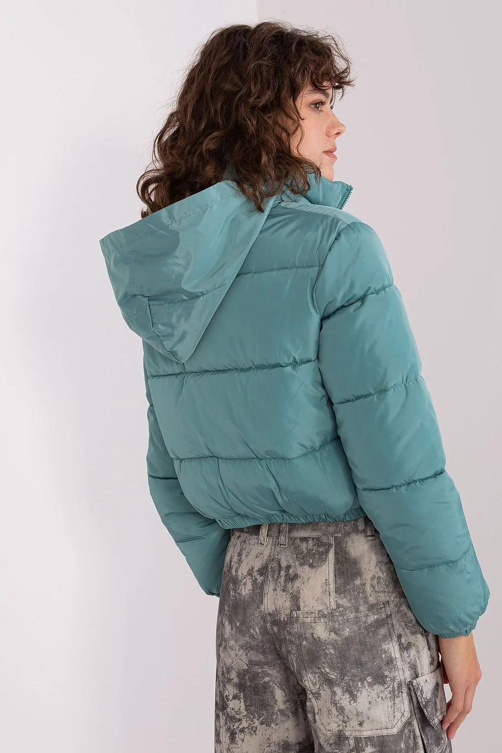 Veste puffer femme matelassée courte manches longues fermeture éclair polyester bleu sarcelle doublée poches latérales capuche dissimulée
