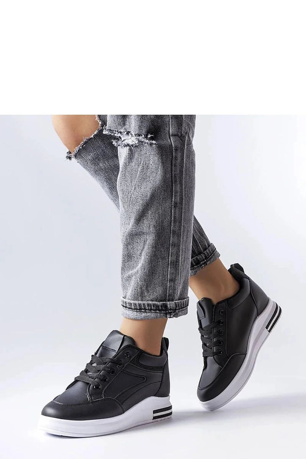 baskets femme Solea noir minimaliste urbain simili cuir lisse col rembourré maintien cheville semelle plateforme blanche épaisse bande noire