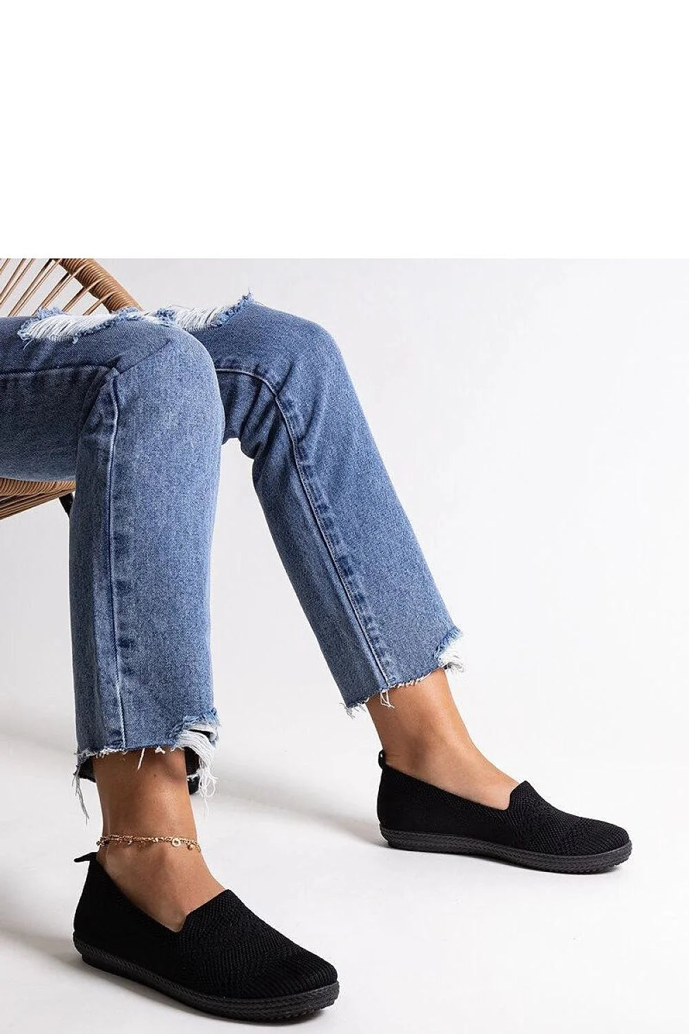 Chaussures femmes style slip-on baskets design moderne décontracté tige textile noire semelle caoutchouc antidérapante occasion quotidienne