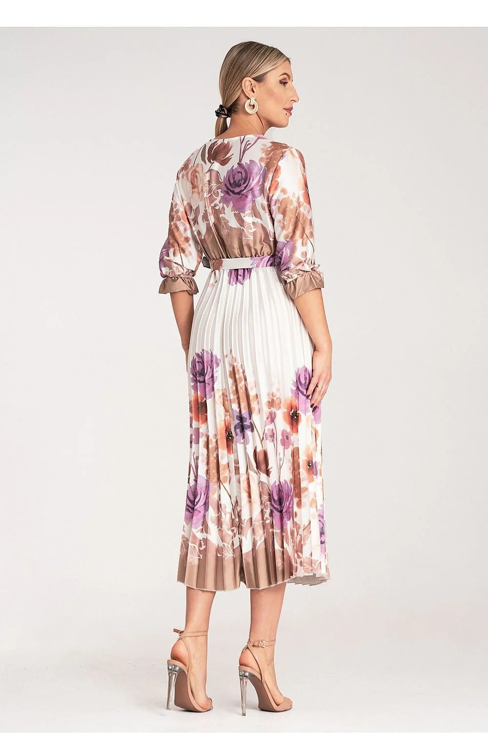 robe midi satin floral ivoire plissée cachecoeur décolleté manches troisquarts bouffantes ceinture élastique taille marquée coupe portefeuille soyeuse