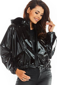 Veste femme vinyle noir moderne audacieuse coupe courte tendance élégante capuche fermeture éclair fashion