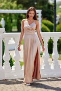 Robe de soirée élégante longue cache-cœur satinée couleur champagne buste drapé bretelles fines fente latérale femmes