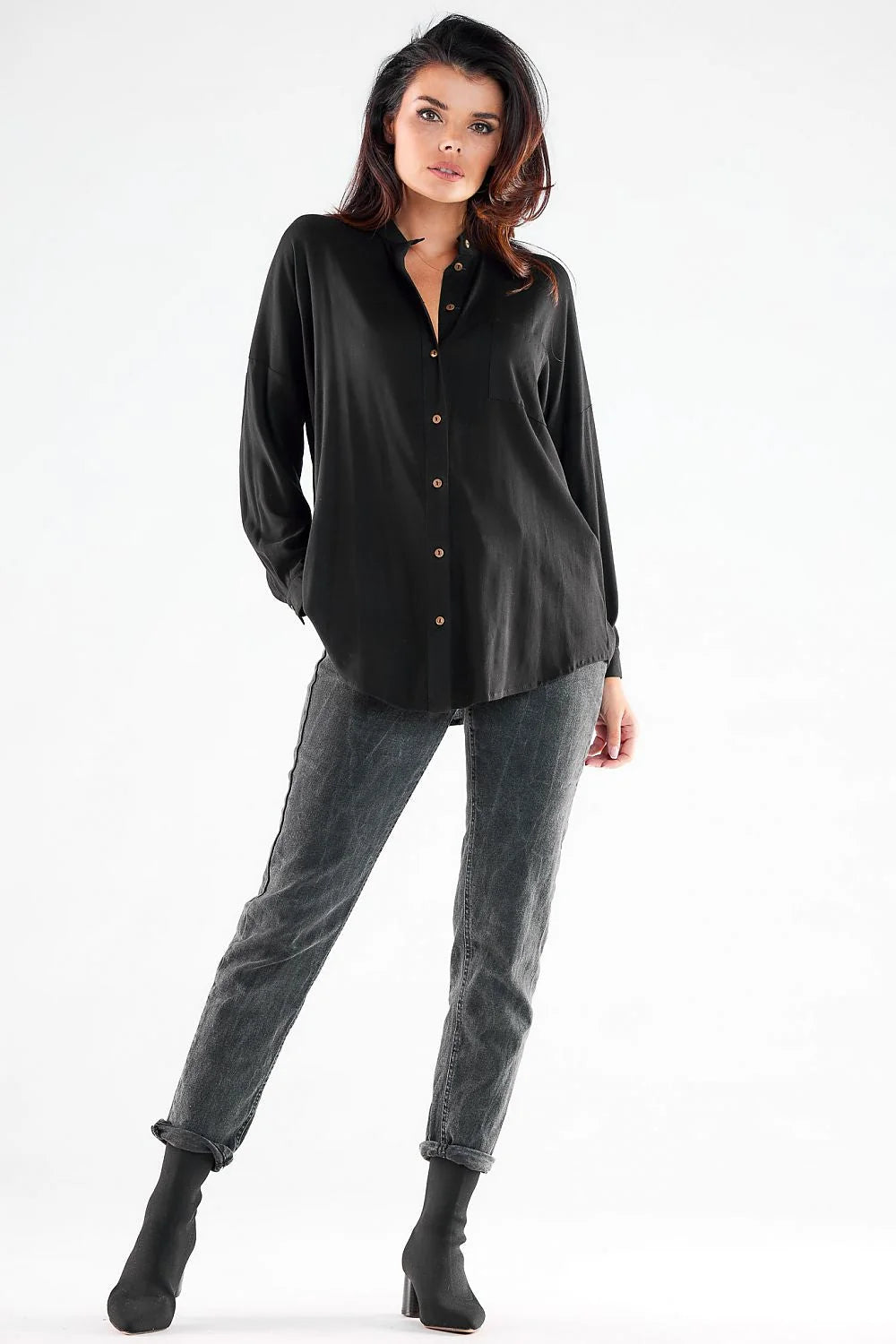 Chemise manche longue awama femme style classique élégance intemporelle coupe ample matières douces confort tailles variées