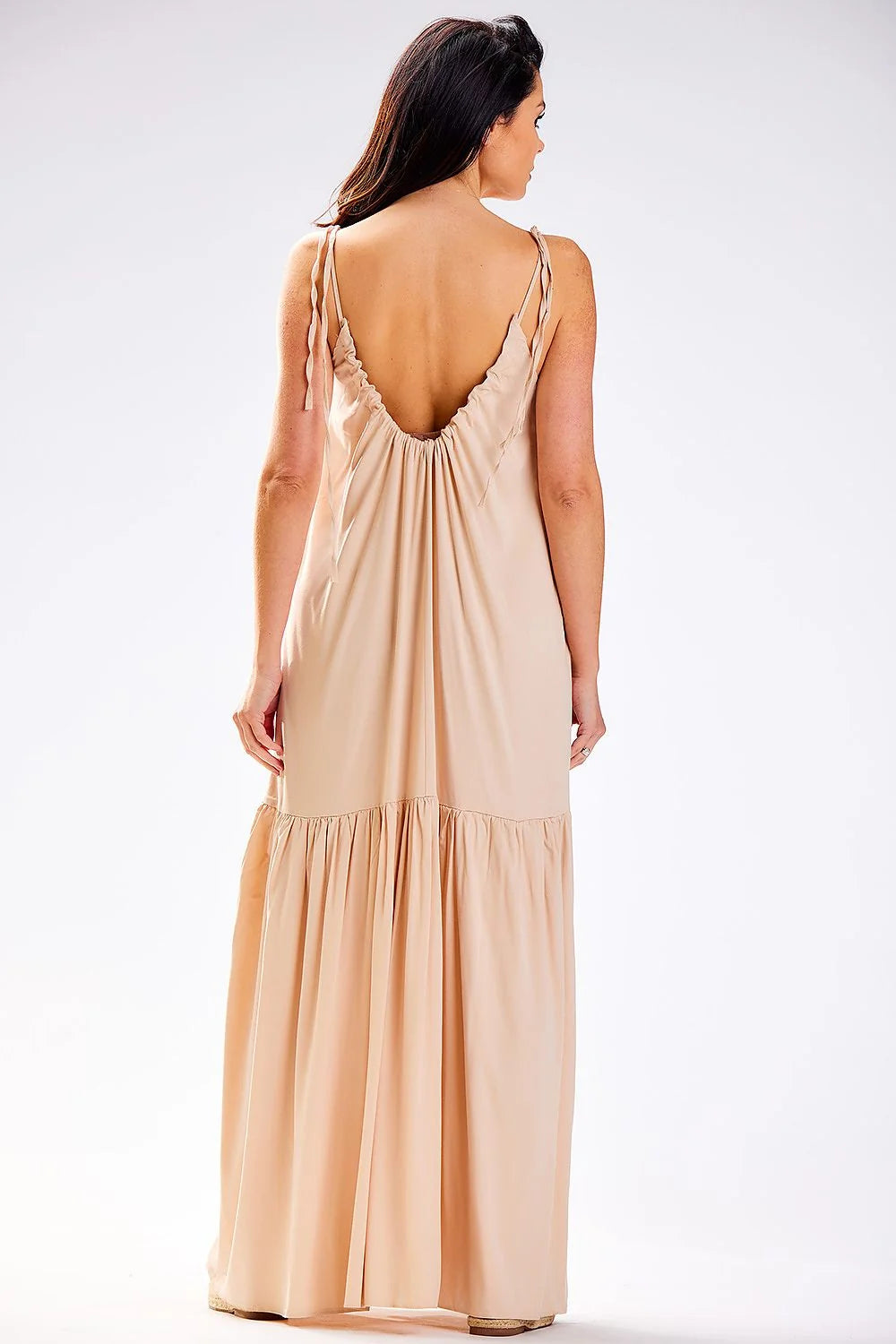 robe maxi longue ample trapèze viscose naturelle légère fluide nude pêche dos nu bretelles spaghetti réglables volant ourlet bohème estivale