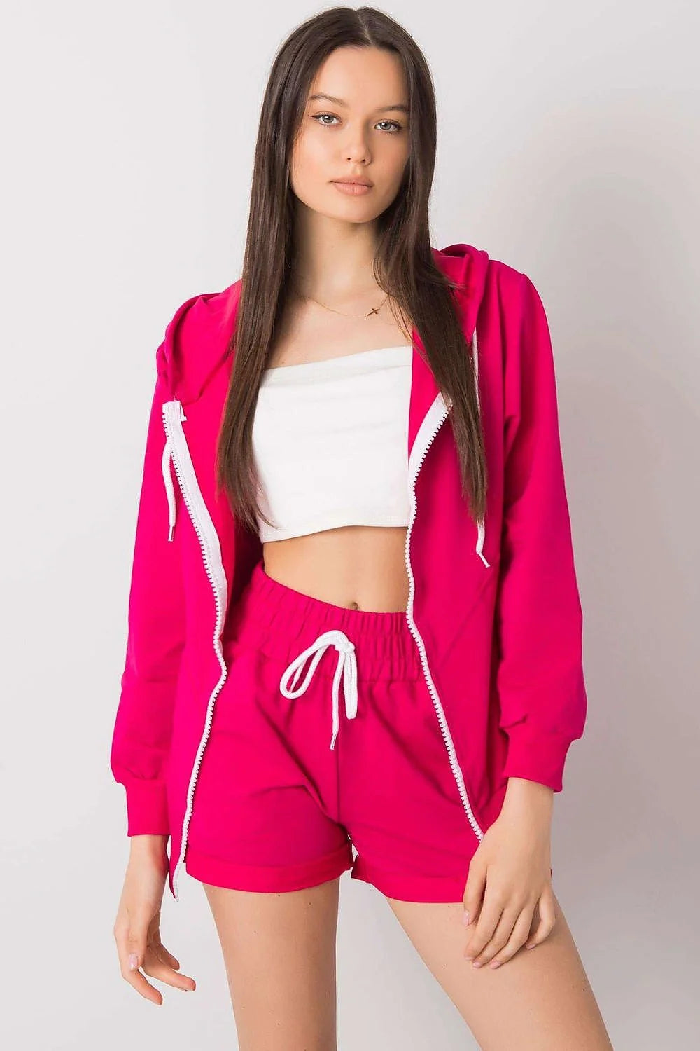 Ensemble hoodie lavande doux ample manches longues capuche cordons short taille élastiquée poches latérales moderne confortable féminin