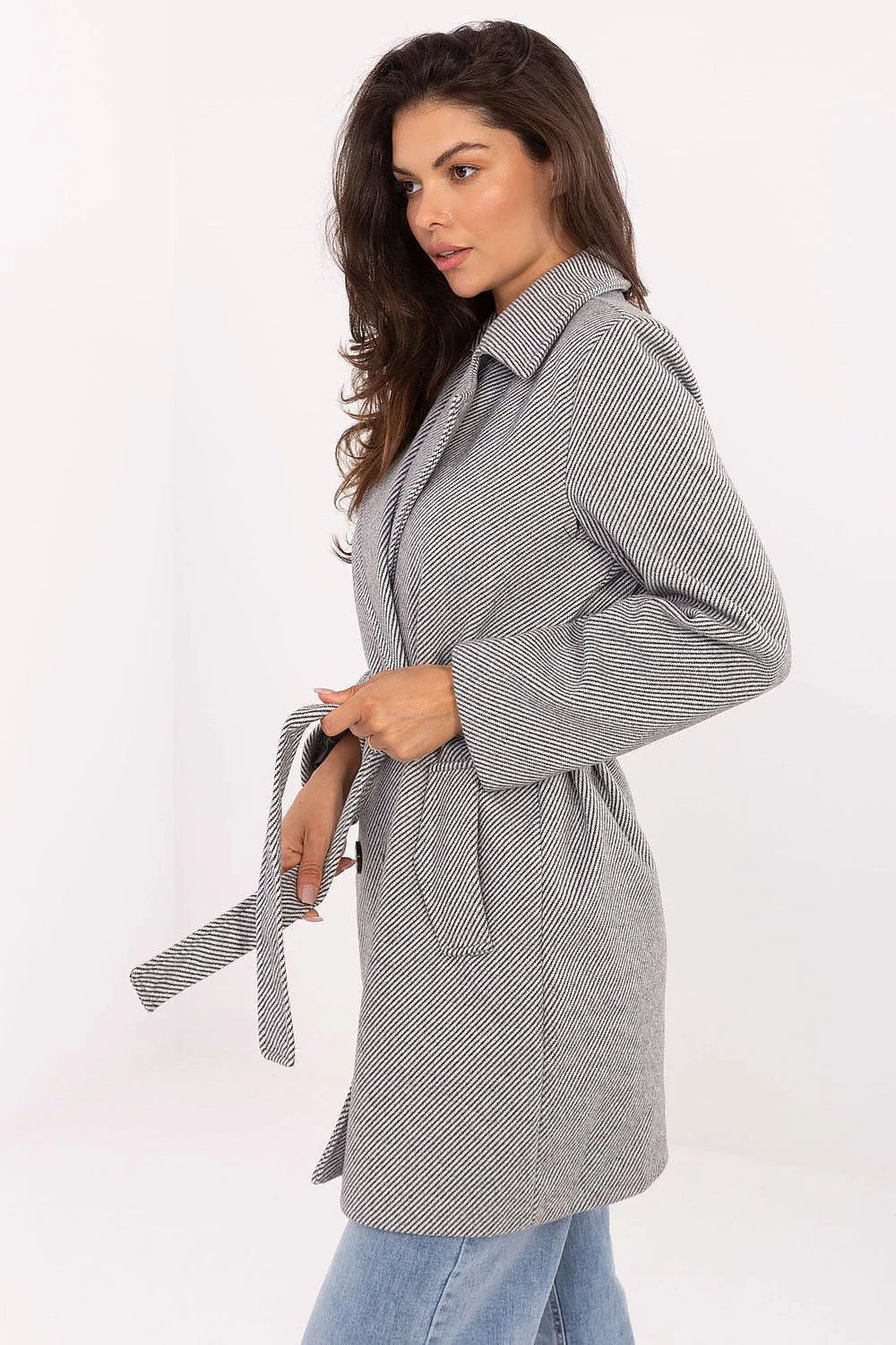 manteau femme caban court ceinturé laineux chevrons gris anthracite coupe mi hanches cintrée grand col revers double boutonnage