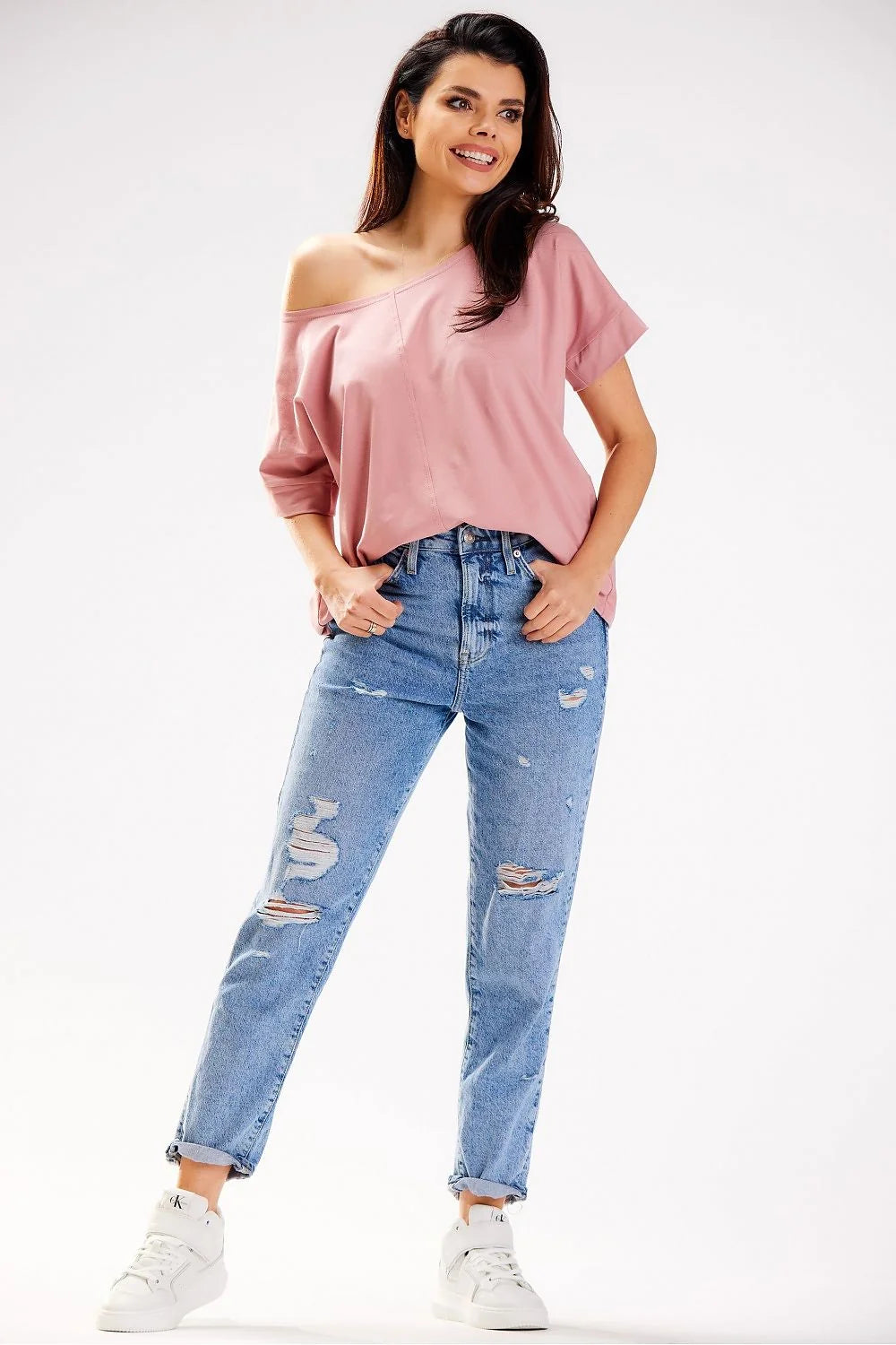 tshirt oversize femme encolure bateau asymétrique épaule dénudée manches courtes retroussées relaxed jersey coton léger couture décorative rose poudré