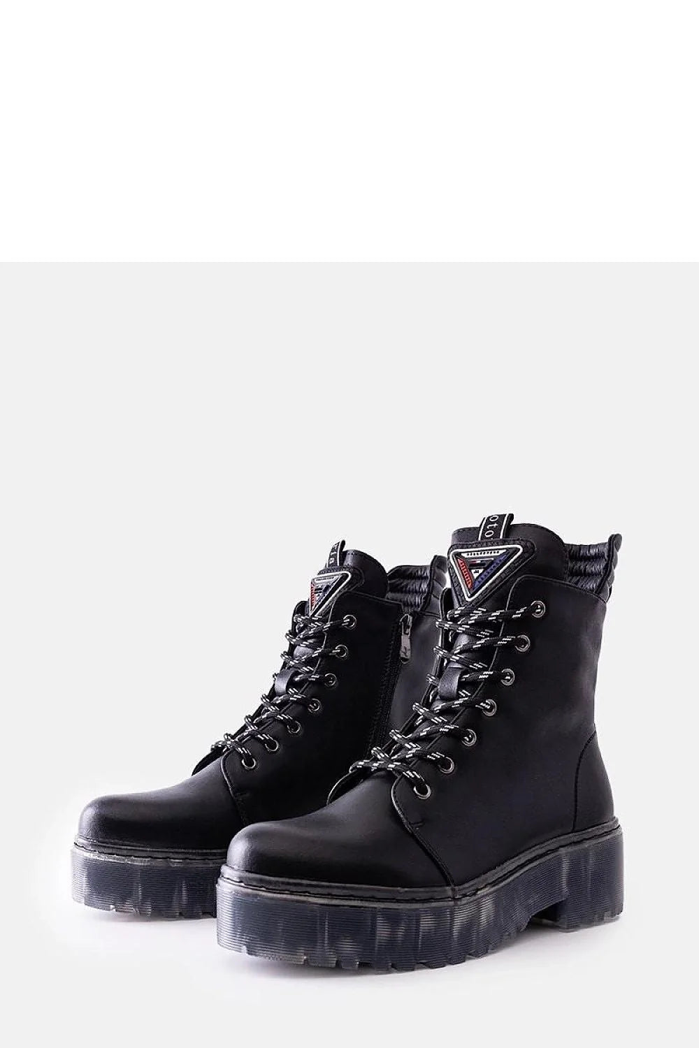 Bottines pour femmes design moderne robuste cuir noir lisse lacets contrastants semelle épaisse protectrice fermeture éclair latérale logo triangulaire