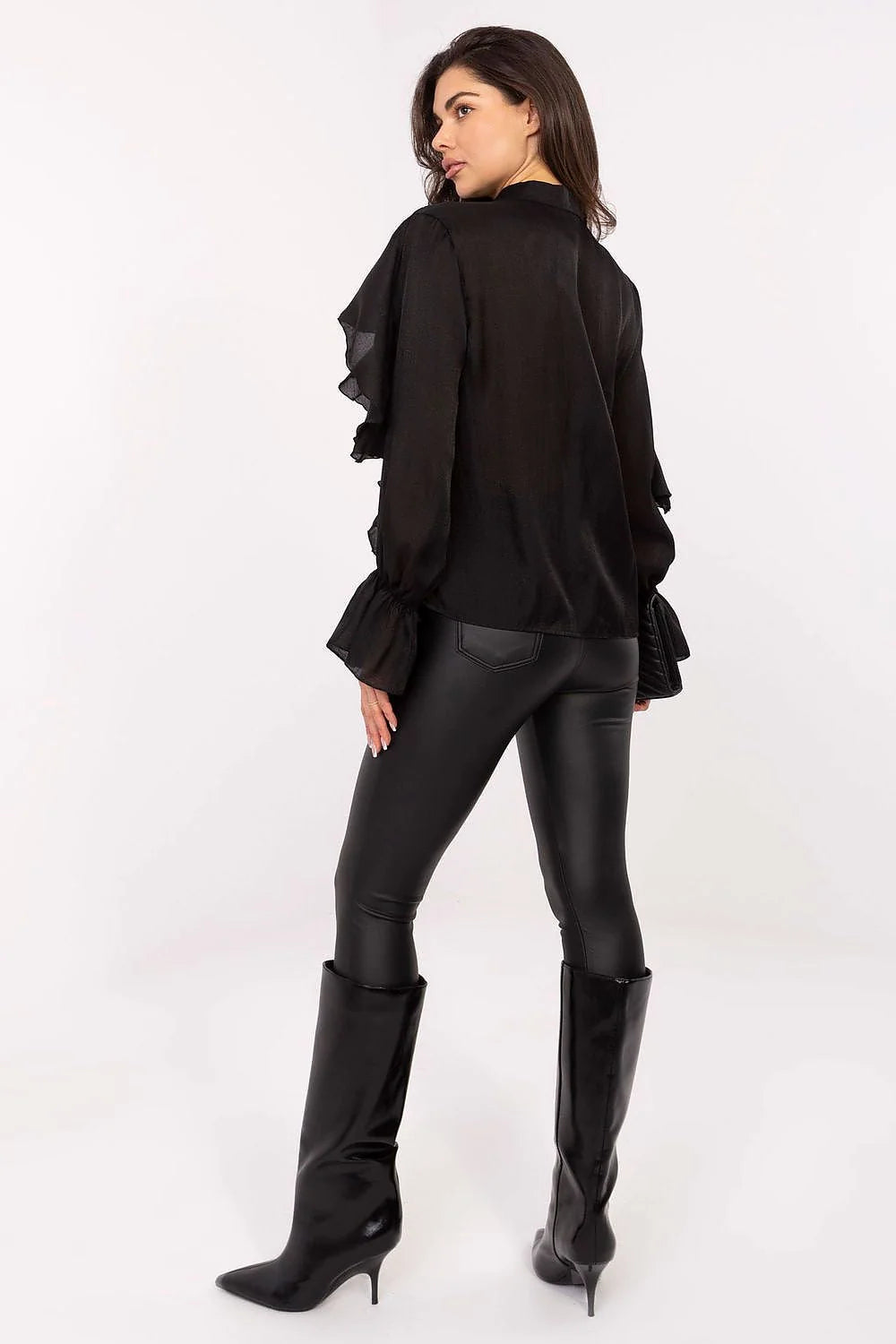chemise manches longues femme élégante jabot volants superposés buste épaules chiffon voile léger semitransparent coupe fluide évasées poignets froncés noir