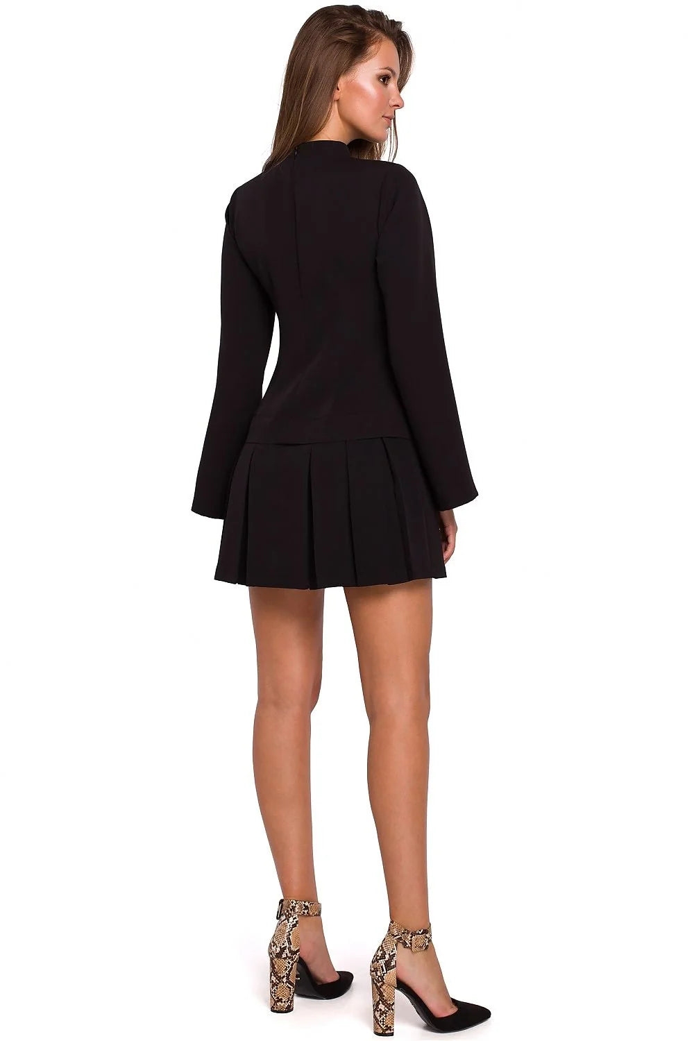 robe cocktail noire courte ajustée buste jupe plissée manches longues évasées cloche col montant mini féminine élégante