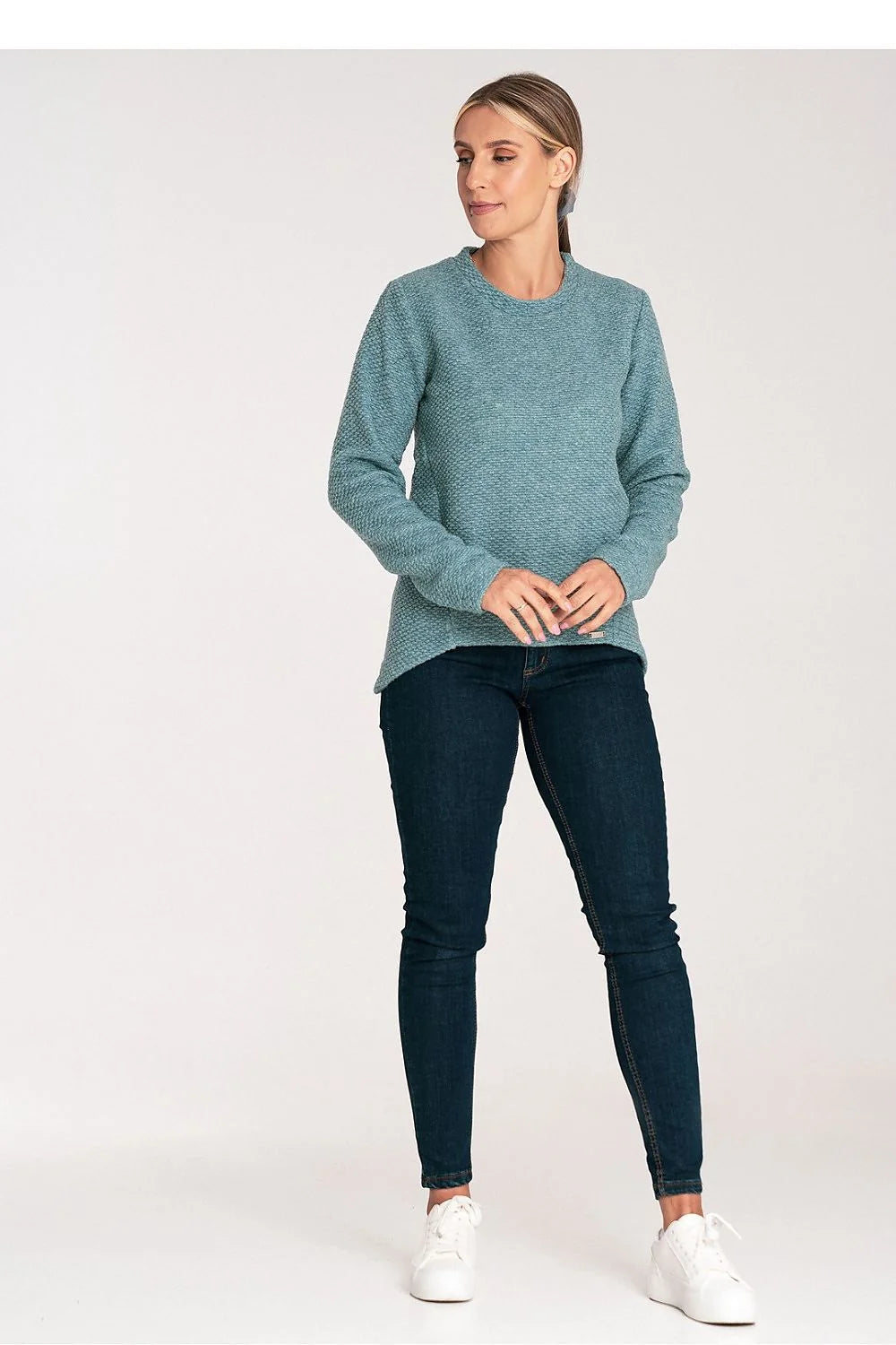 Pull pour femme longues manches en laine acrylique et polyester texture relie asimetrique bleu vert coupe droite