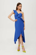 robe cocktail Makover asymétrique volants bleu cobalt synthétique elasthanne midi cintrée décolleté cœur épaule dénudée ourlet plongeant fente portefeuille fluide