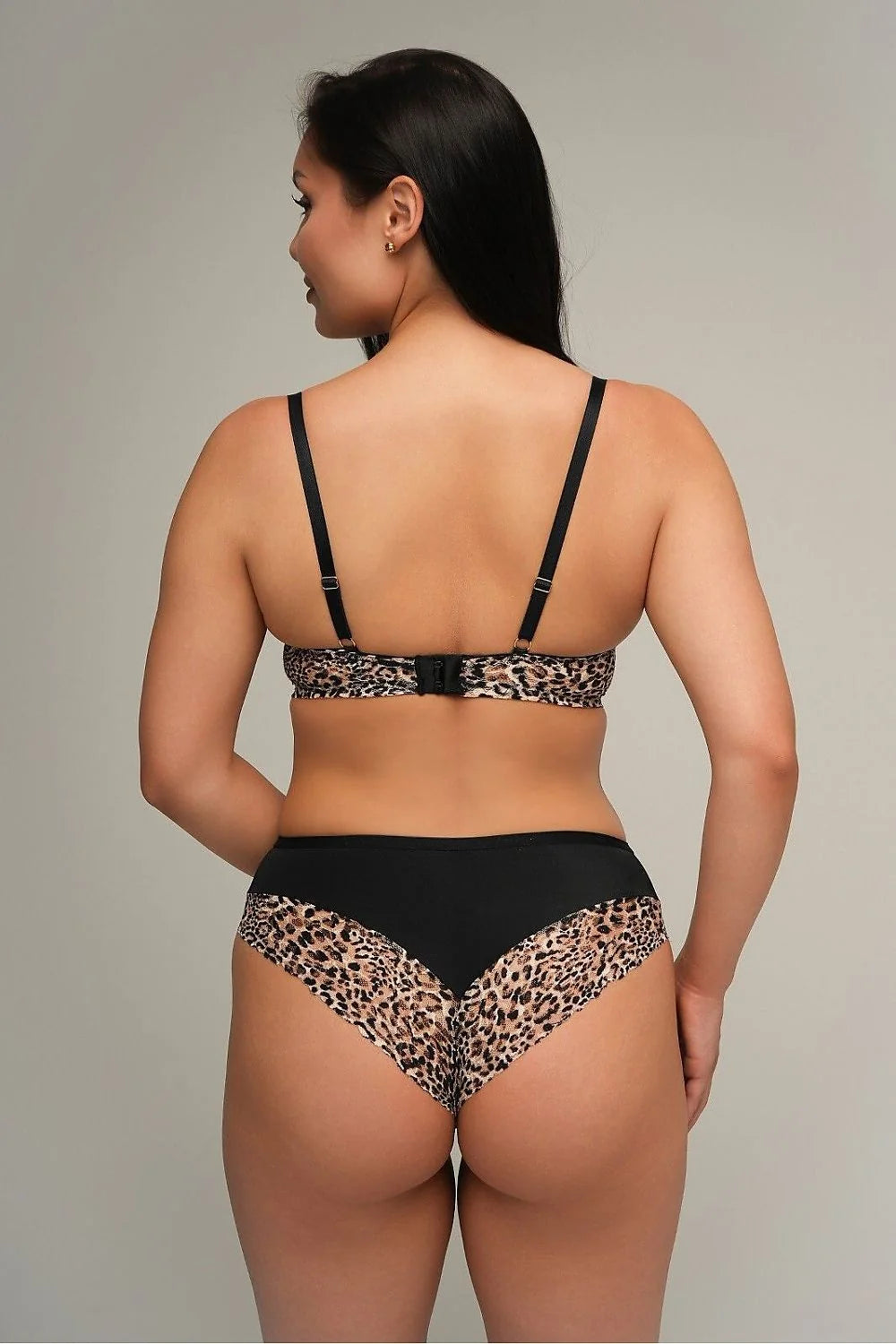 Soutien-gorge push-up Ava à motifs animaliers léopard, coques rembourrées, bretelles ajustables, tissu maille transparent, finition métal, style audacieux, confort maximal, lingerie moderne femme