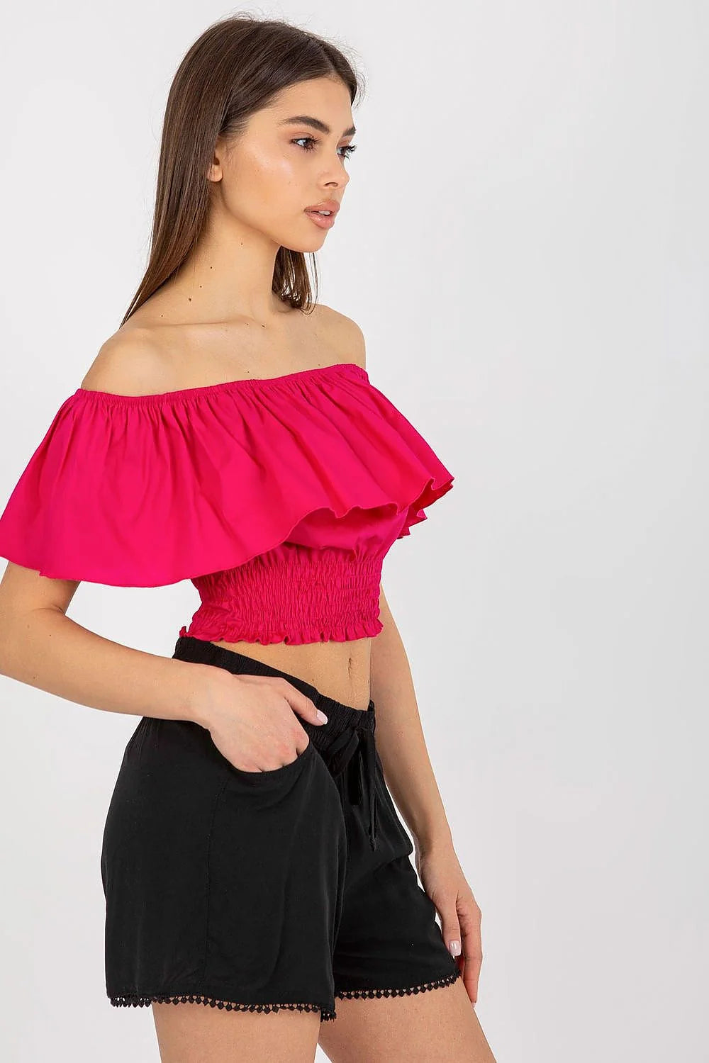 top court cropped bardot fuchsia volant large tombant épaules dénudées taille smockée élastique maintien ajusté tissu coton élasthanne léger estival