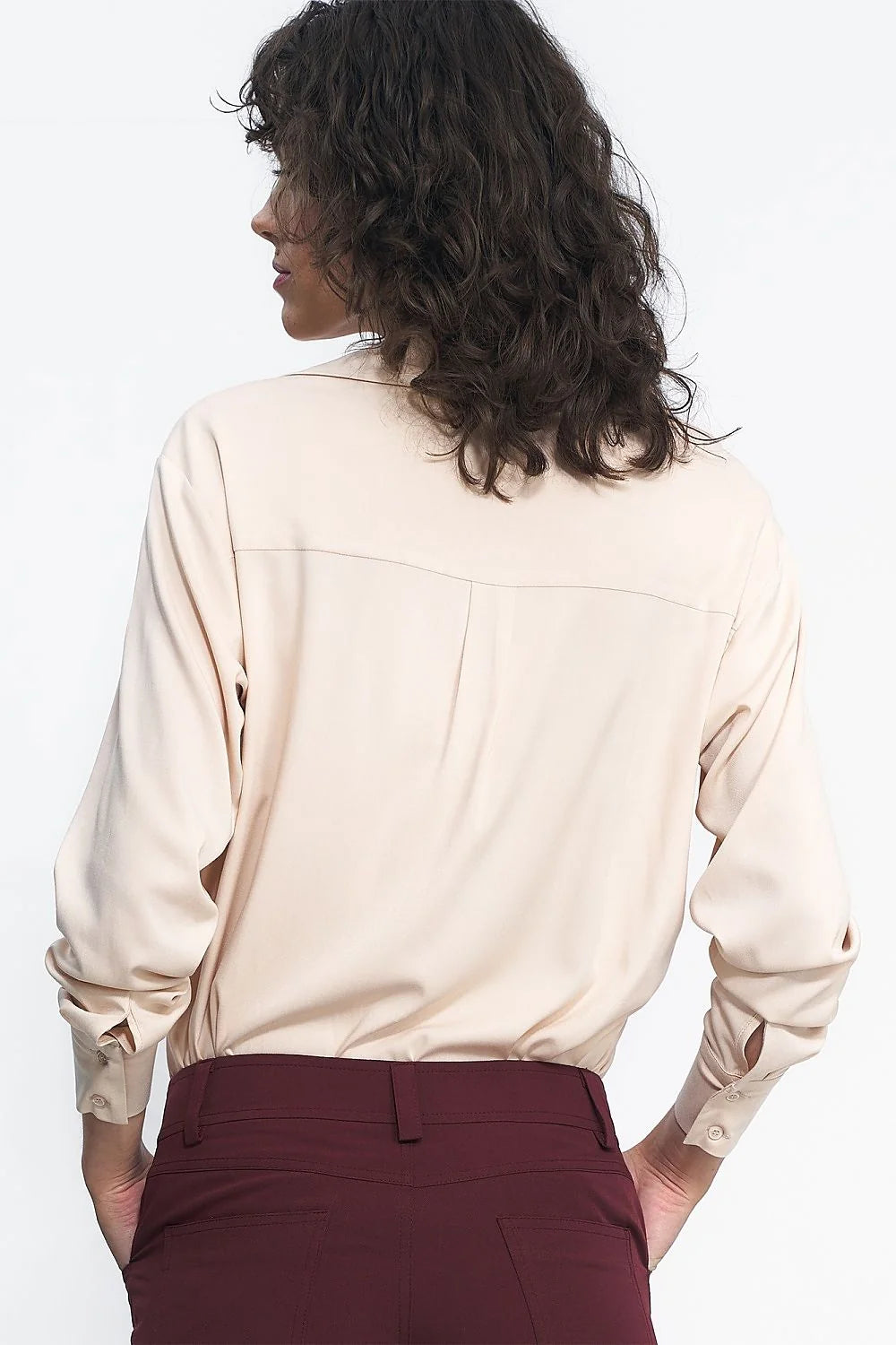 Chemise manche longue crème style soft office en viscose 100% pour femme élégance professionnelle