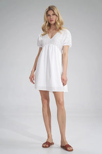 Robe courte coton blanc brodée empire élégante confort été femme style raffiné tendance
