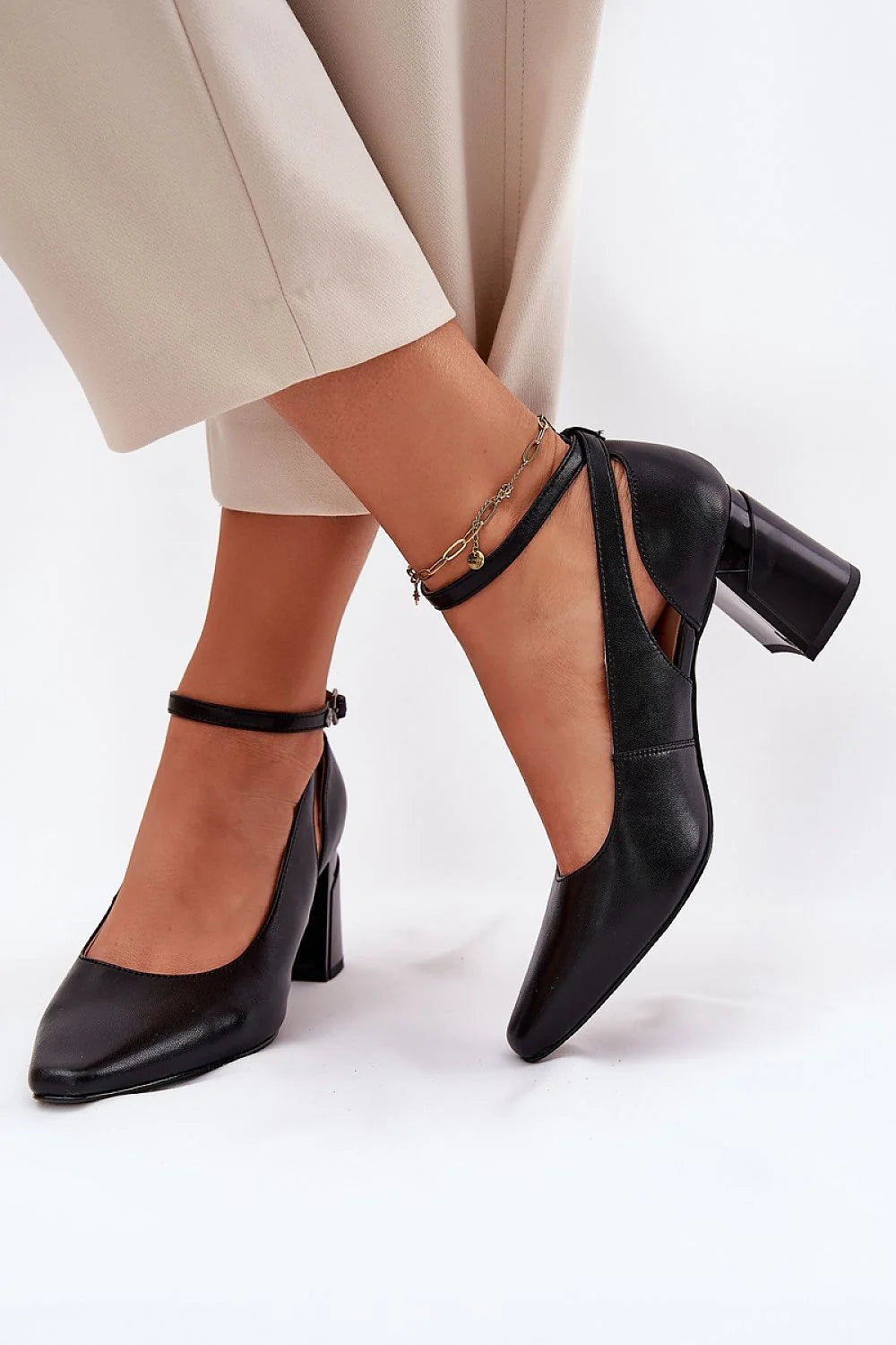Escarpins Talon Large Boucle Ankle Cuir Naturel Confortable Haute Qualité Élégant Design Moderne pour Occasions Formelles ou Décontractées Femme Maciejka