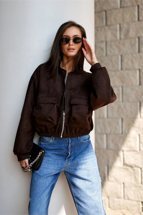bomber femme suédine marron foncé oversize courte boxy fermeture éclair argentée col rond manches bouffantes ourlet élastiqué poches plaquées grandes