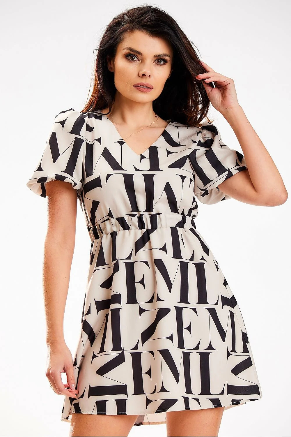 Robe de jour awama moderne graphique lettres noires beige élastique taille ajustable manches courtes femme