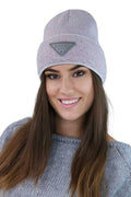 Bonnet Kamea pour femme hiver style moderne matières chaudes confortables logo métallique épuré ajusté