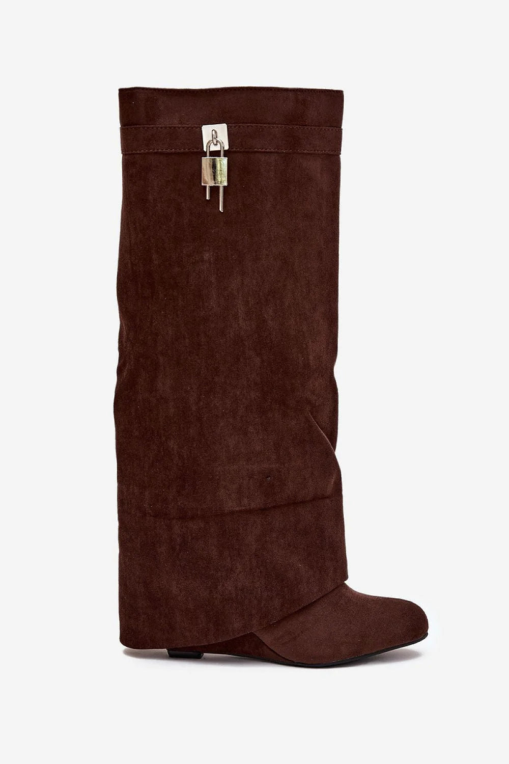 cuissardes hautes suédine marron chocolat slouchy bout rond semelle noire talon bas confortable tige retournée ceinture décorative bijou cadenas veloutées
