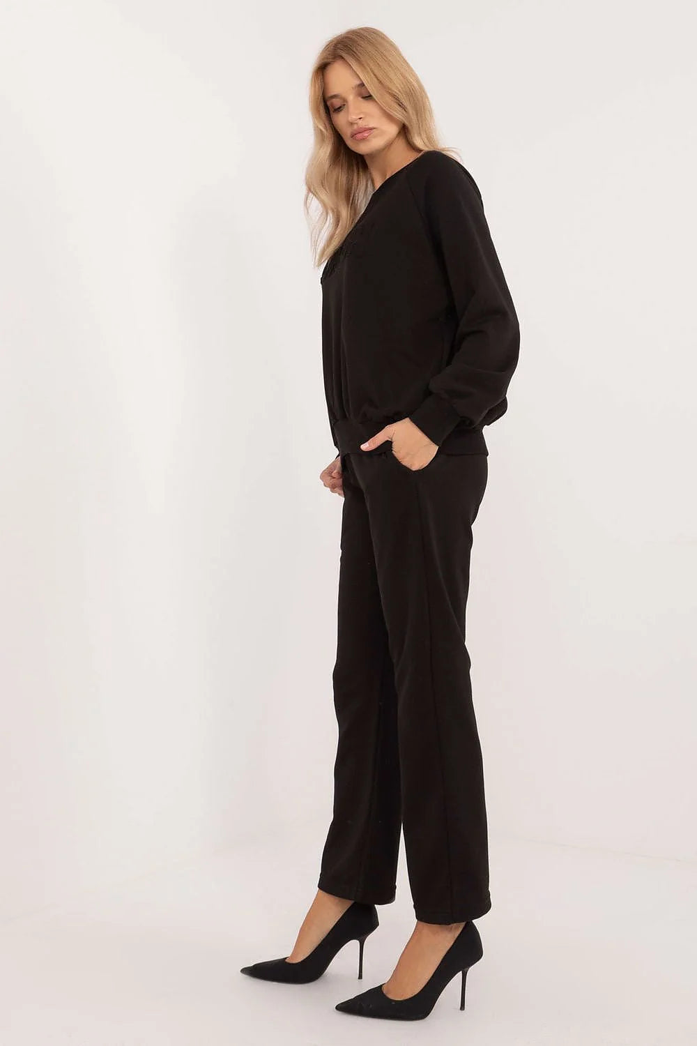 Ensemble casual femme sweatshirt amples pantalons droits coton polyester noir style moderne confort durable