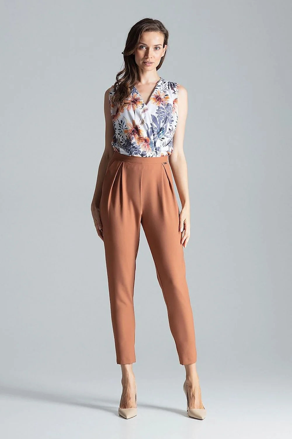 Pantalon taille haute rouge vif en coton élégant ajusté avec ceinture intégrée pour femme moderne