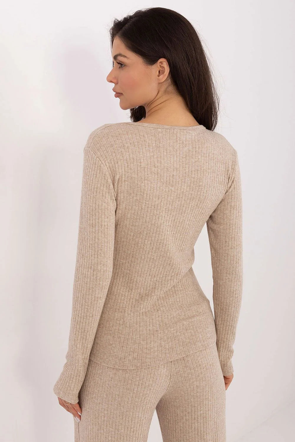 pull femme côtelé beige chiné colV manches longues coupe ajustée maille extensible douce viscose polyester nylon polyvalent élégant
