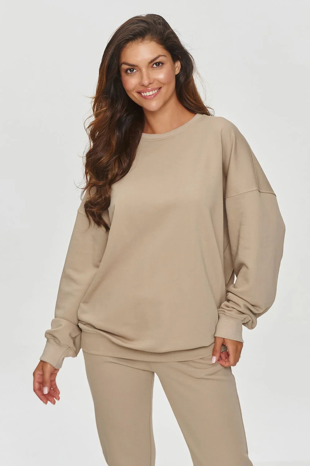 Makadamia sweatshirt femme oversize beige molletonné coton mélange coupe ample épaules tombantes col rond manches longues bords côtes ourlet minimaliste