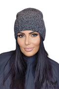 Bonnet Kamea pour femme en laine douce couleur graphite style moderne ajustement parfait finitions épurées logo discret