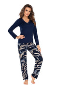 Pyjama femme élégant automne hiver 2023 coupe ample dentelle détails bleu marine pantalon floral