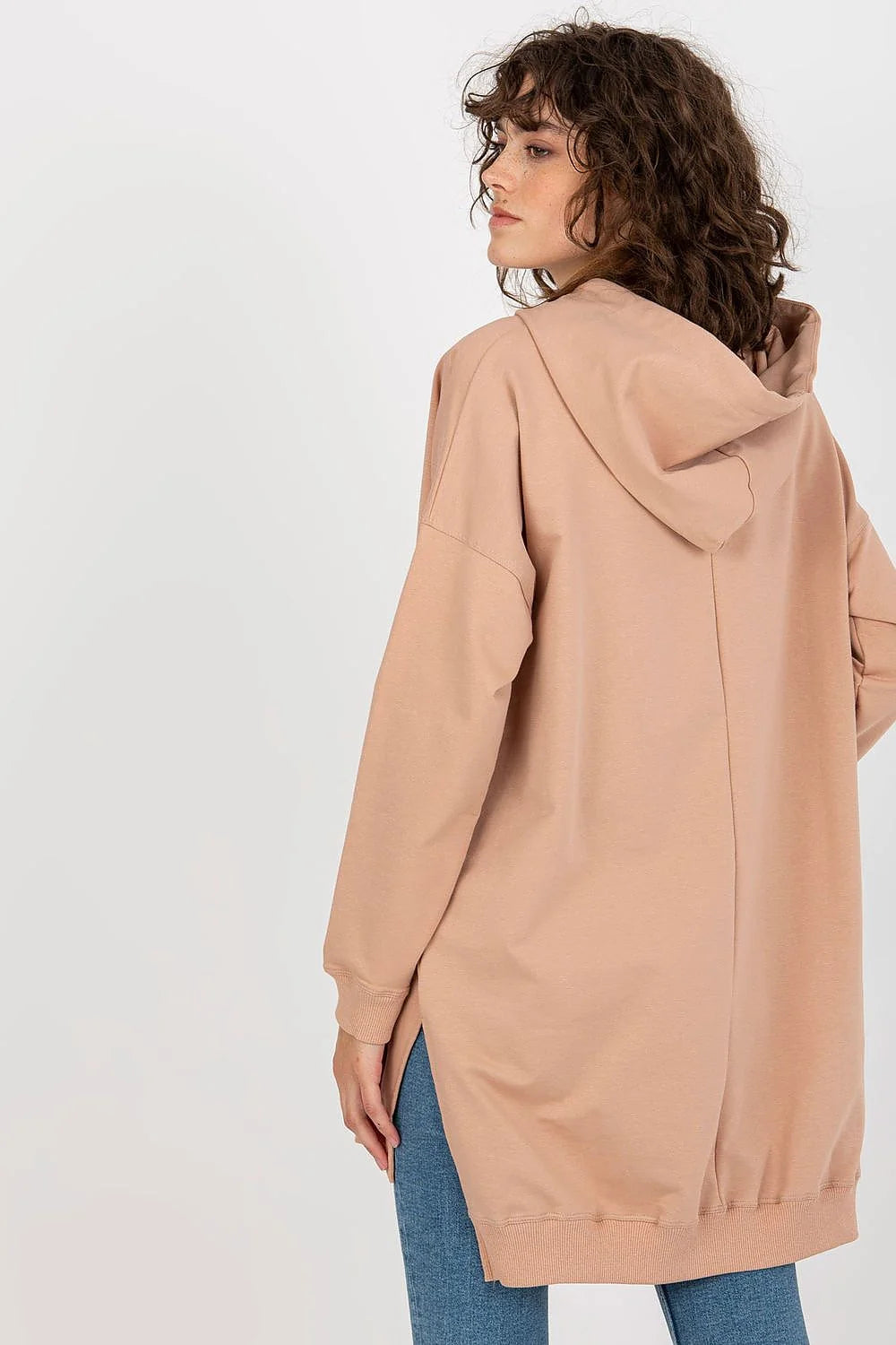 Sweatshirt à capuche oversize pour femmes, design moderne, beige, logo rouge, kangourou, côtés fendus, coton polyester élasthanne
