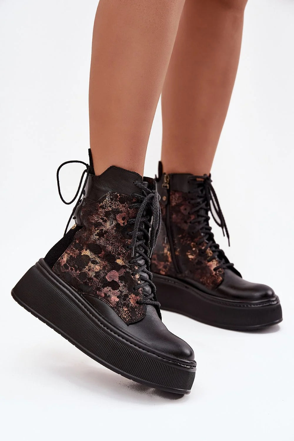 bottines femme plateformeépaisse cuir naturel velours floral métallisé noir zippée latérale lacets arrière décoratifs œillets renforcés bout rond confortables