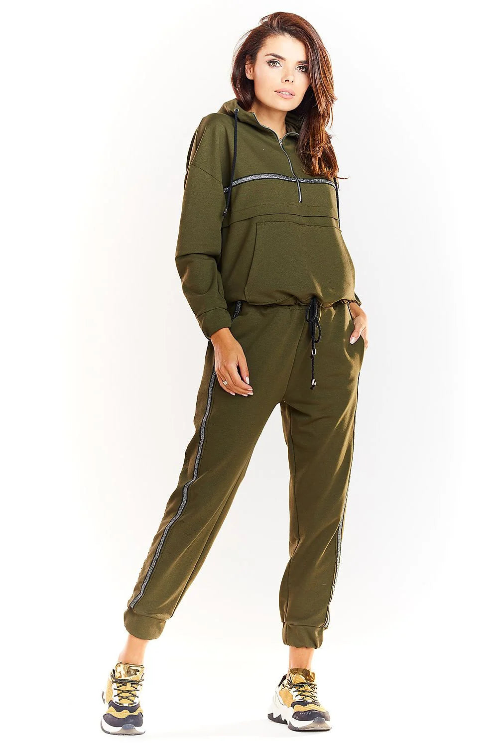 Pantalon de survêtement en coton vert kaki style sportif ample confortable pour femme active moderne