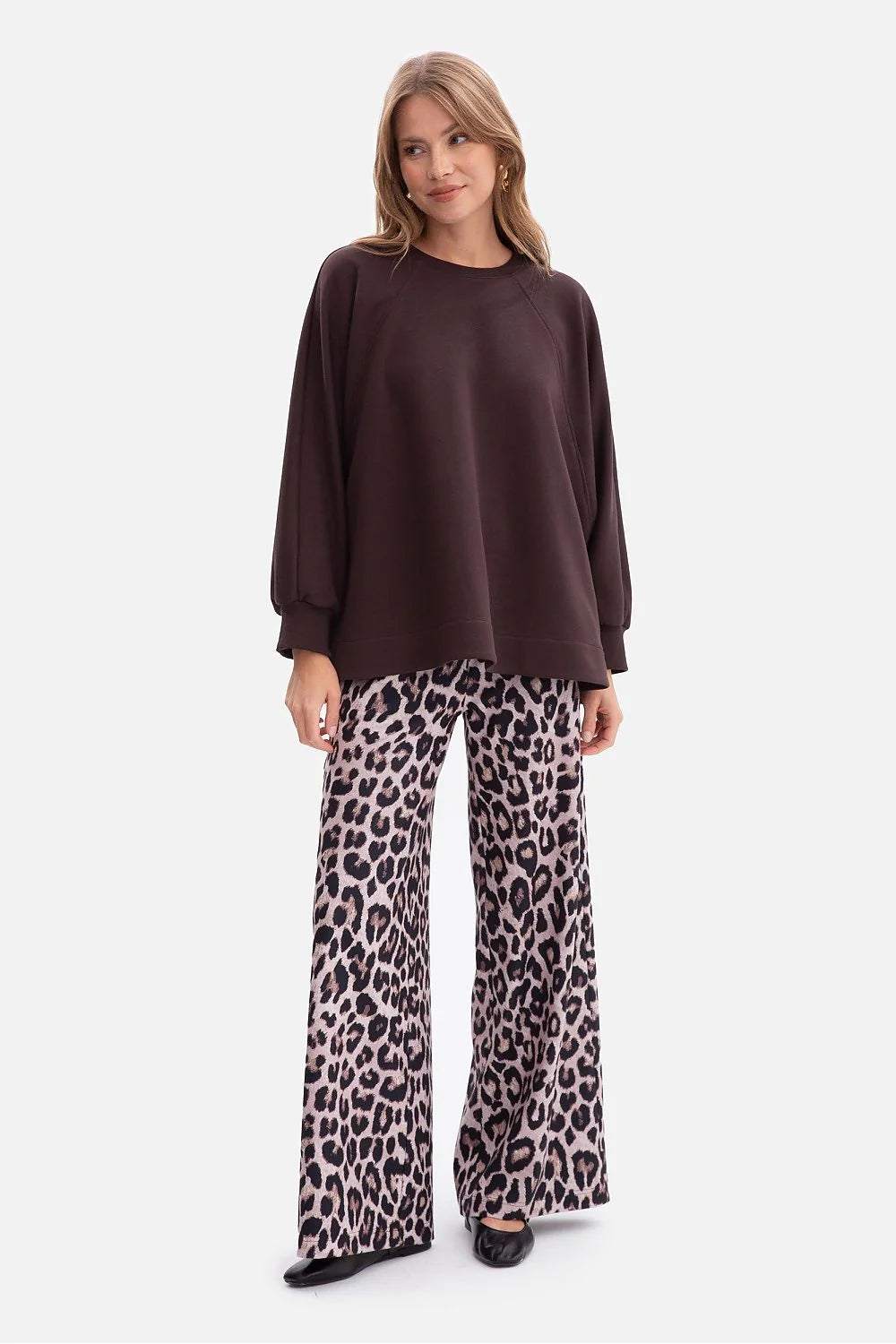 sweatshirt femme oversize éponge 280g confortable minimaliste col rond côtelé manches raglan poignets resserrés fentes côtés hanches chocolat foncé molletonné