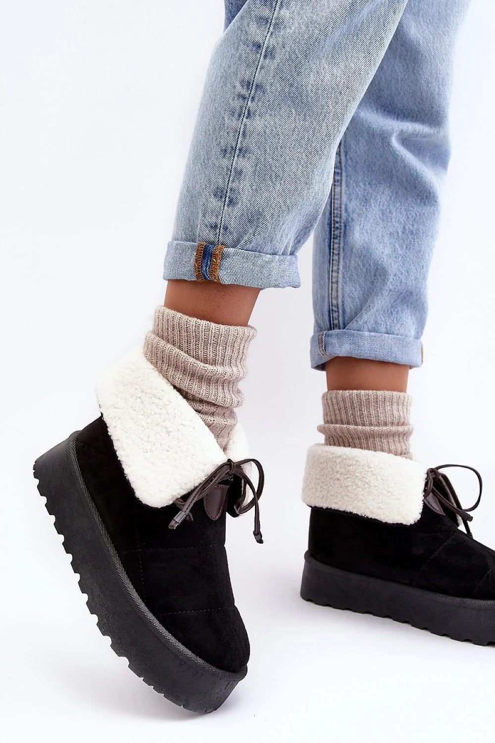 Bottes de neige pour femmes en suédine noire et fourrure blanche, design moderne et confortable, automne/hiver