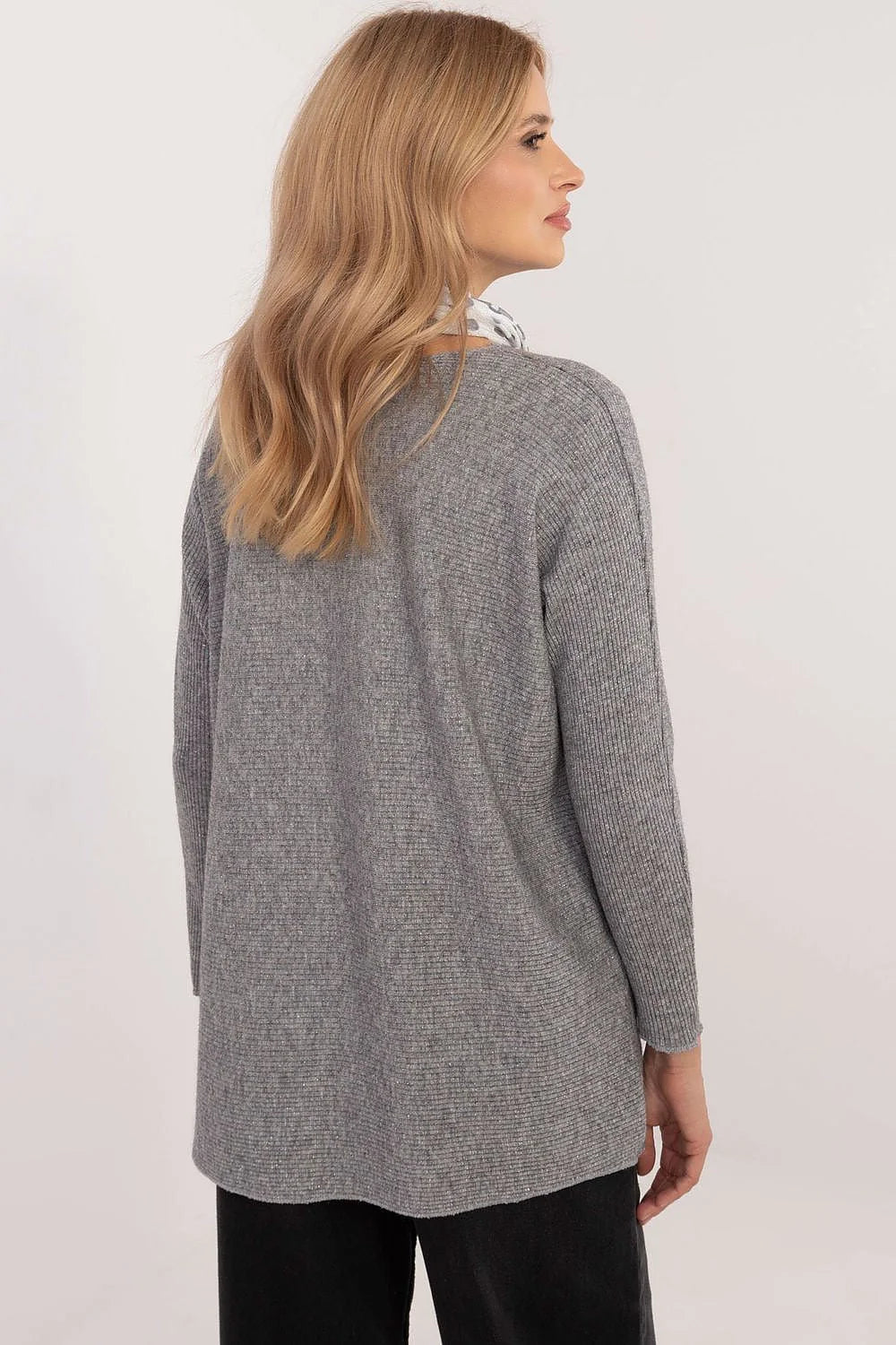 pull femme Italy Moda maille côtelée gris clair coupe boxy courte col V profond manches longues ourlet asymétrique écharpe pois