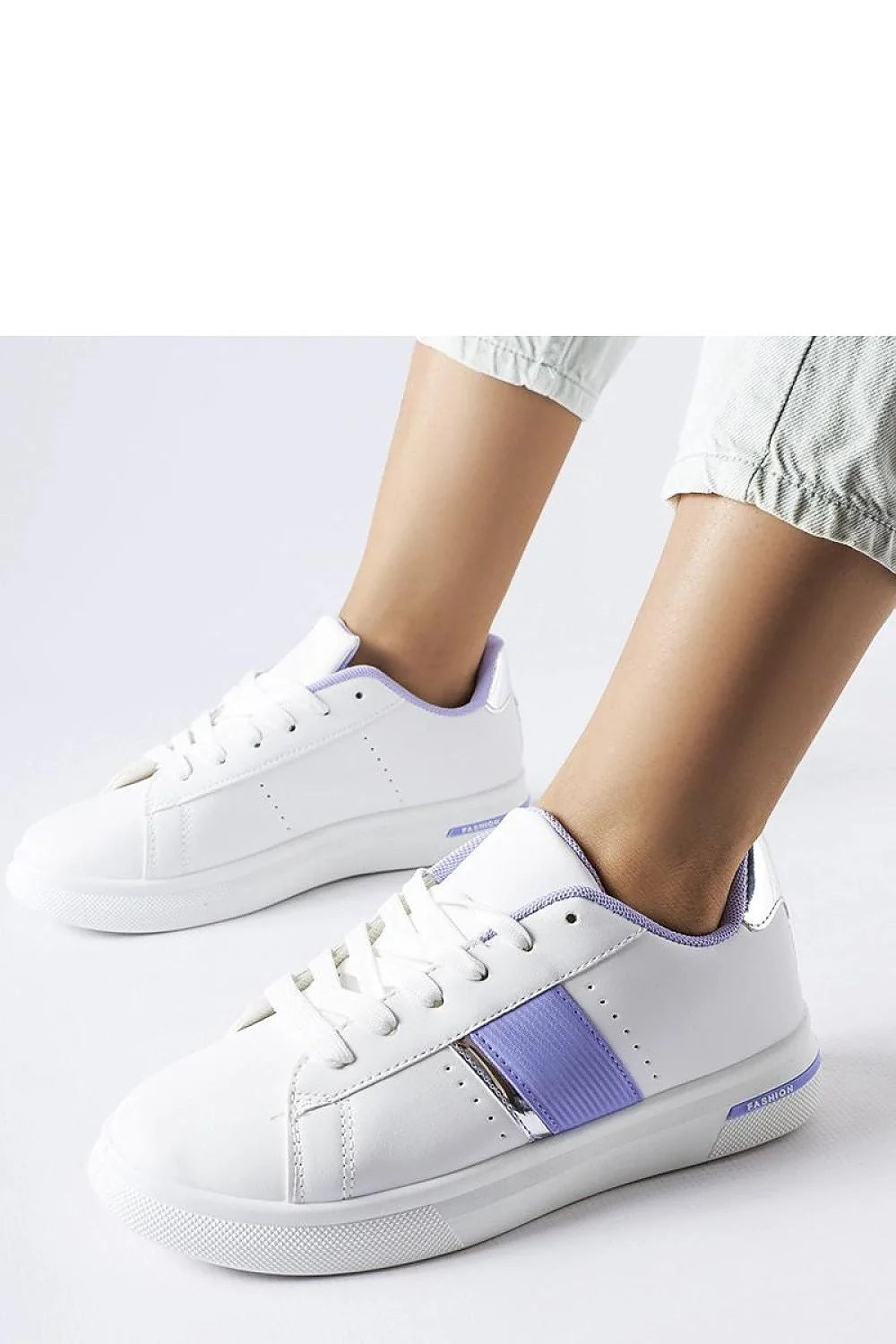 Chaussures de sport Solea femmes design moderne épuré blanc fins lavande tige basse lacée confortable