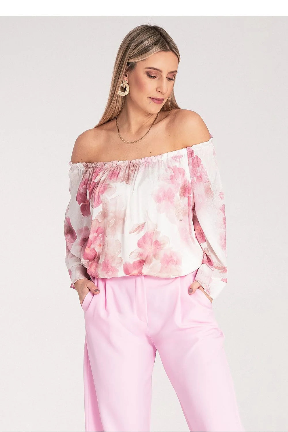 chemisier espagnol ample encolure large épaules dénudées manches trois quarts poignet fin doublure viscose polyester imprimé floral rose blanc romantique