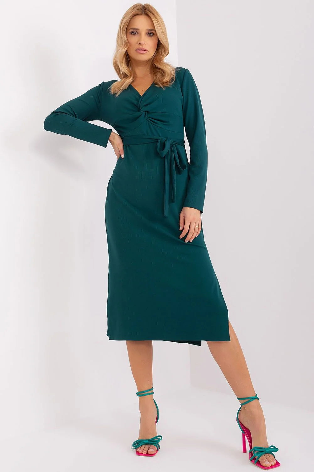 Robe de jour élégante longue manches longues décolleté en V ceinture intégrée tissu fluide vert profond femmes