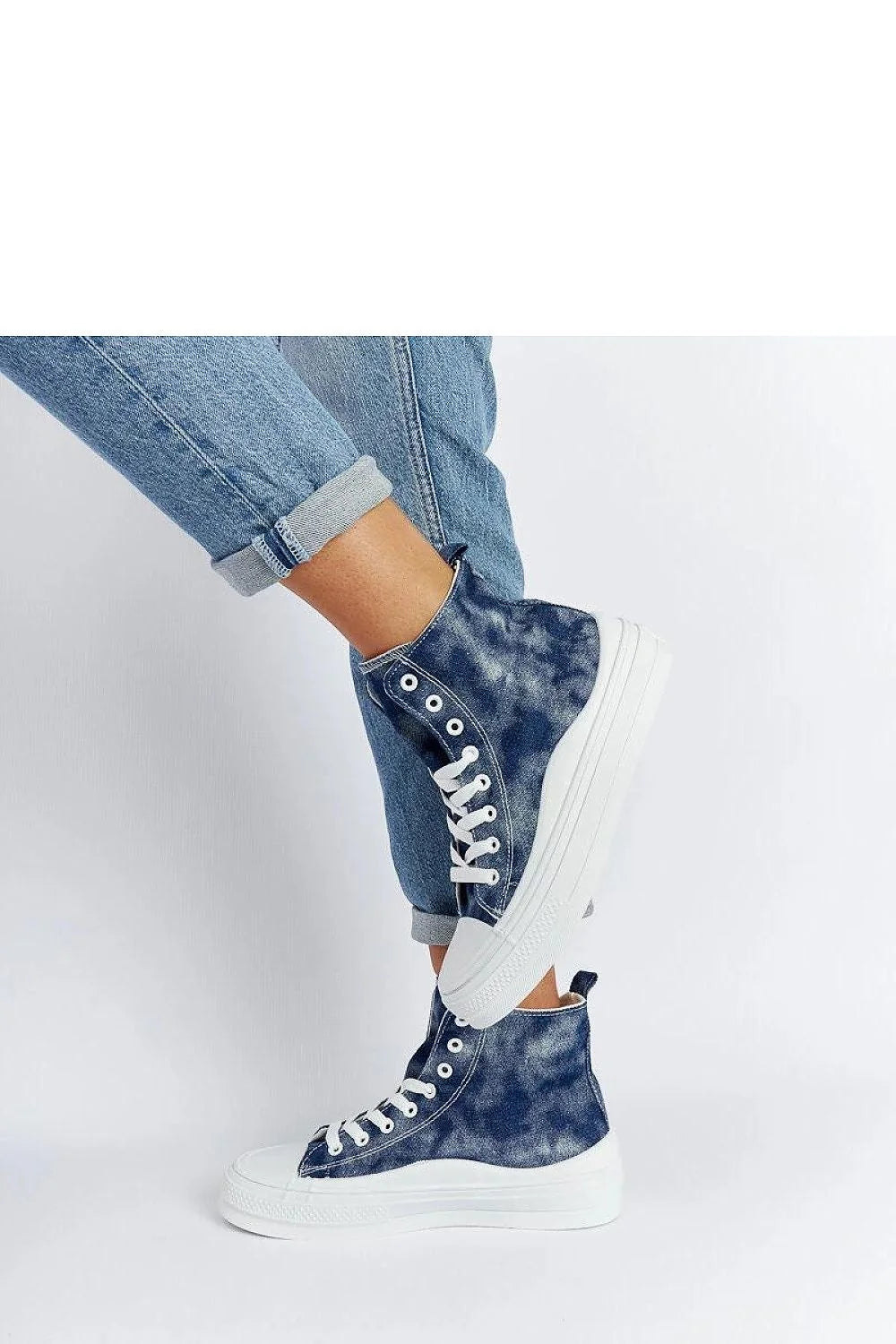baskets montantes femme denim délavé indigo streetwear semelle épaisse blanche caoutchouc antidérapante plateforme bout renforcé lacets œillets métalliques