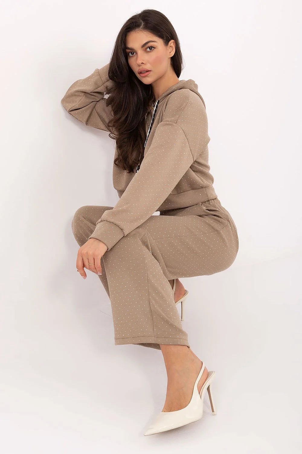 ensemble femme survêtement sweat capuche cordons cropped pantalon taille haute élastique jambes larges poches strass scintillant beige taupe molleton